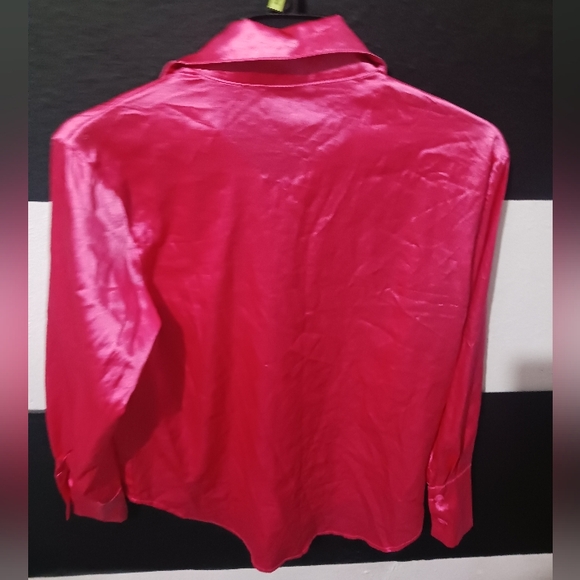 Women  hot pink silk collared buttoned long sleeve shirt - Picture 8 of 9